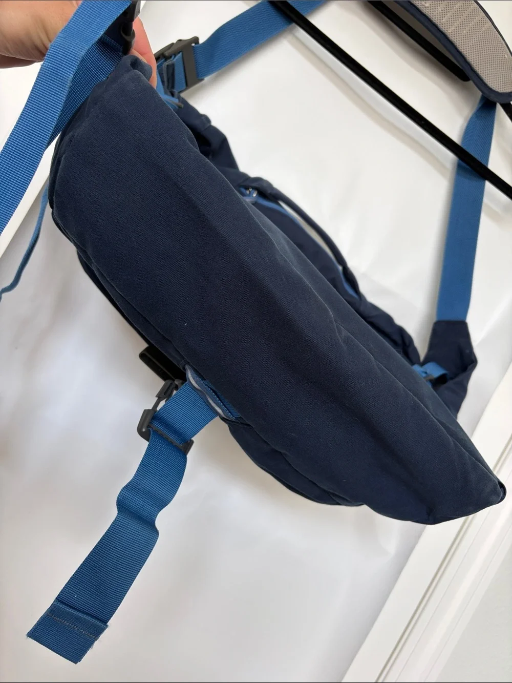 OSPREY FlapJill Dark Blue Messenger Bag with Laptop Pocket